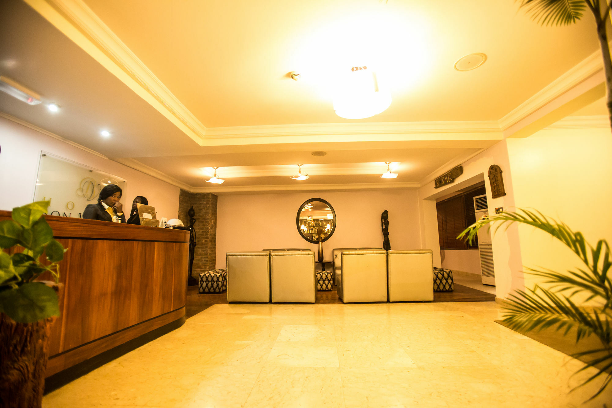 Hotel Bon Voyage Lagos Bagian luar foto